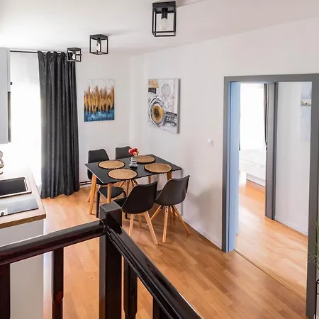 Apartament Highnest *